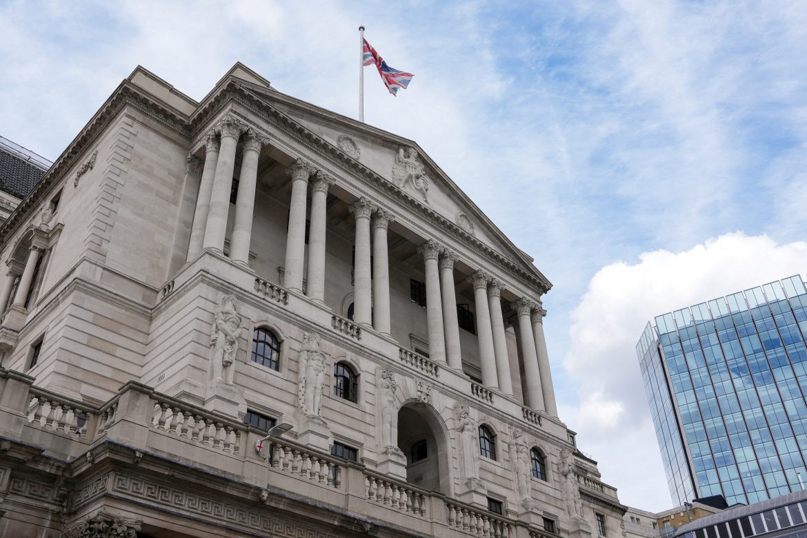 Bank of England rises intrest rate to 1.75% as inflation hits 13%
