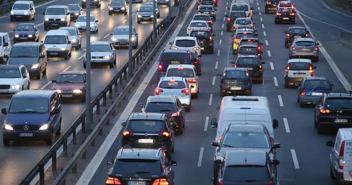 eu-ban-on-petrol-cars-1676472317120