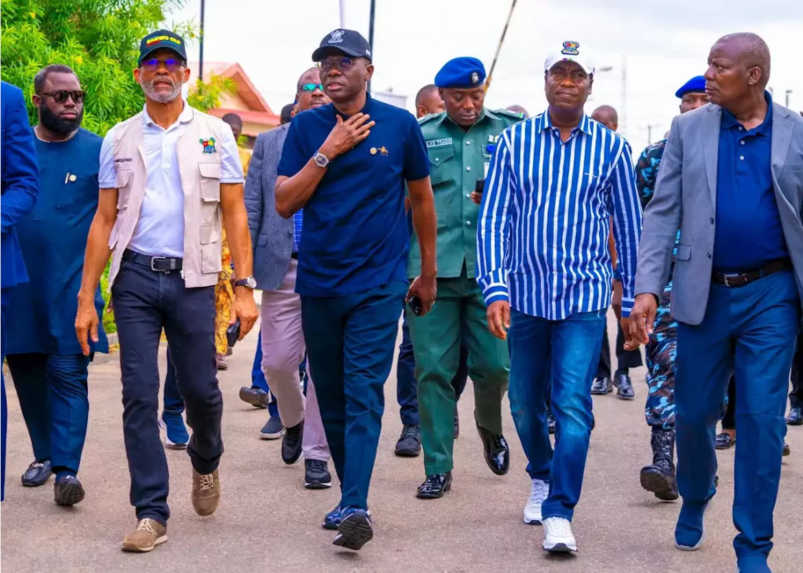 train-accident-sanwo-olu-suspends-campaign-declare-train-accident-sanwo-olu-suspends-campaign-declare-1633909483477913601