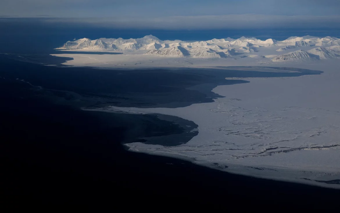 thaw_CLIMATE-CHANGE-SVALBARD-ICE