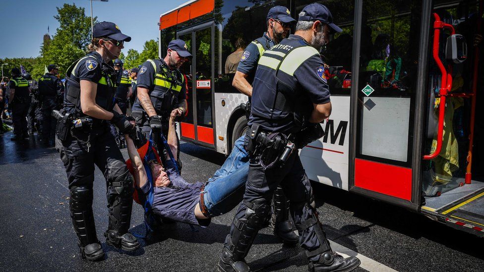 More than 1,500 arrested at Extinction Rebellion protest in The Hague Image